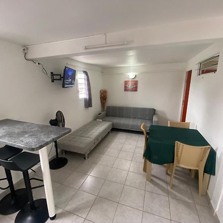 Logement De 40M2 Avec Terrasse, Moderne Et Equipe Petit-Canal 외부 사진